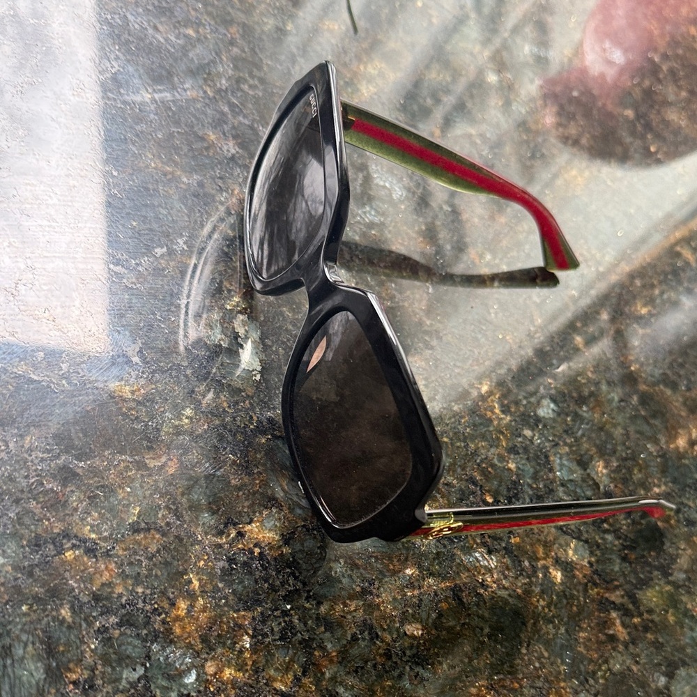 Gucci Black and Green Women's Sunglasses